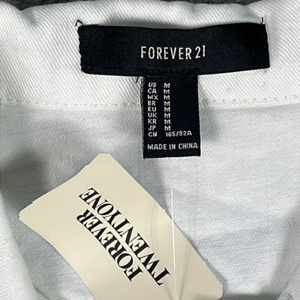 NWT Forever 21 White Denim Jean Trucker Jacket Destroyed Distressed Sz M - Picture 8 of 12
